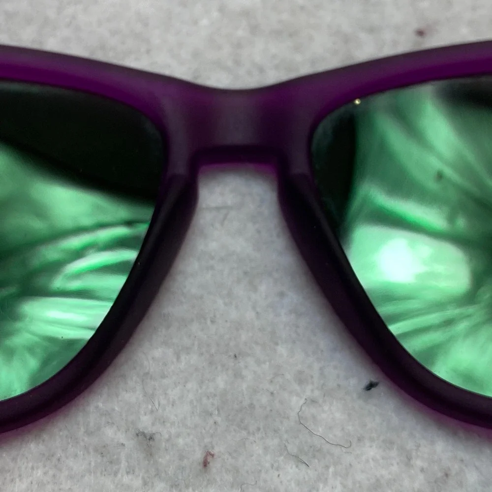 Goodr Sunglasses Unisex OS Purple Gardening With a Kraken Mirrored Lens OGs